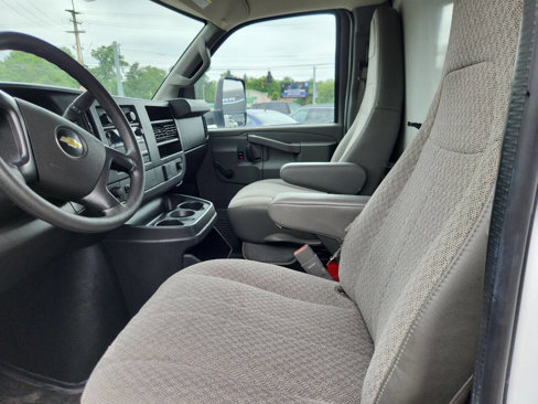 Used 2016 Chevrolet Express 3500 Extended image 10