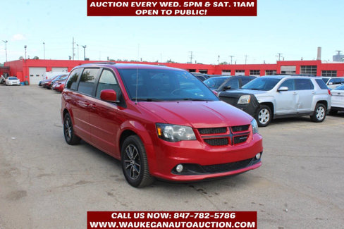 Used 2016 Dodge Grand Caravan R/T image 3