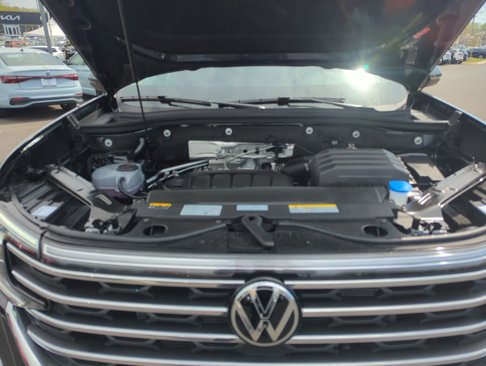 New 2025 Volkswagen Atlas SE image 41