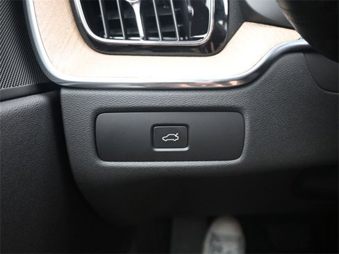 New 2026 Volvo XC60 B5 Plus w/ Protection Package Premier image 29