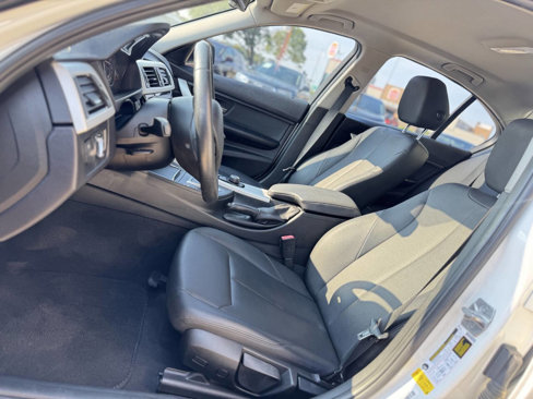 Used 2017 BMW 320i Sedan image 12