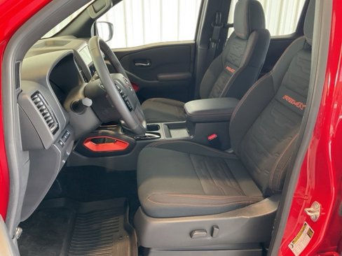 Used 2024 Nissan Frontier PRO-4X w/ Technology Package image 3