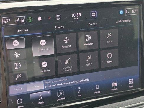Used 2023 Chrysler Pacifica Limited image 9