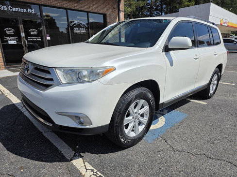 Used 2012 Toyota Highlander FWD image 1