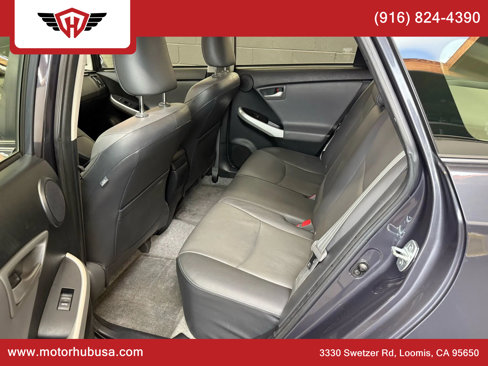 Used 2015 Toyota Prius Five image 42