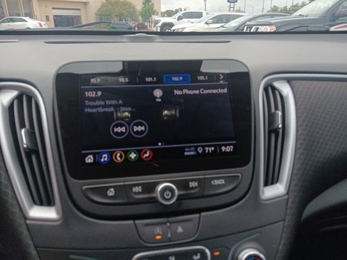 Used 2023 Chevrolet Malibu LT image 18