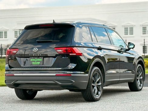Used 2022 Volkswagen Tiguan SE image 12
