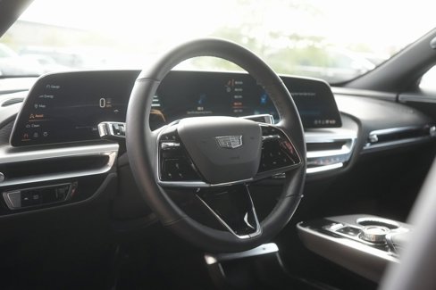 Used 2024 Cadillac Lyriq Sport image 21