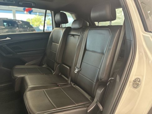 Used 2021 Volkswagen Tiguan SE R-Line image 23
