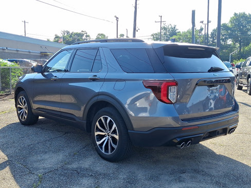 Certified 2022 Ford Explorer ST image 4