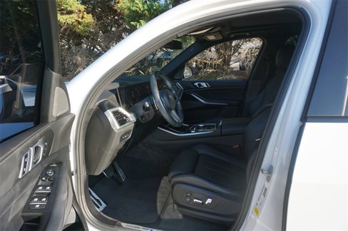 Used 2024 BMW X5 sDrive40i w/ M Sport Package image 2