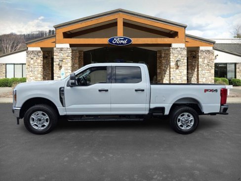 New 2025 Ford F250 XLT w/ FX4 Off-Road Package image 8