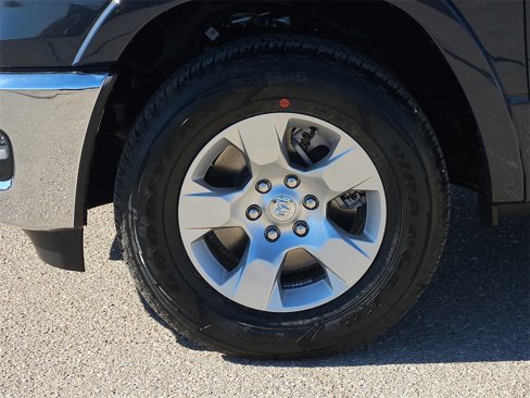 New 2026 RAM 1500 4x4 Crew Cab image 9