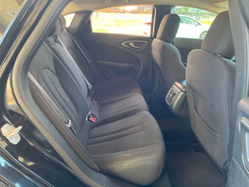 Used 2015 Chrysler 200 Limited w/ Convenience Group image 16