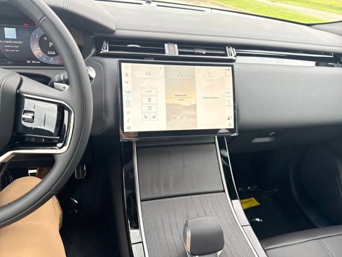 New 2026 Land Rover Range Rover Velar Dynamic SE image 13