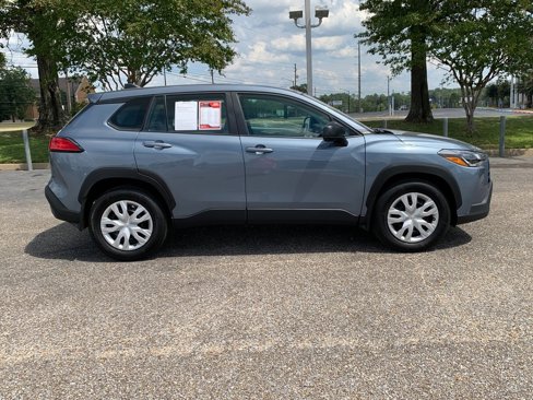 Used 2024 Toyota Corolla Cross L image 2