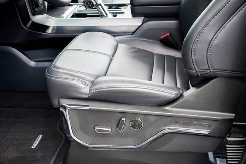 Used 2024 Ford F150 Platinum image 17