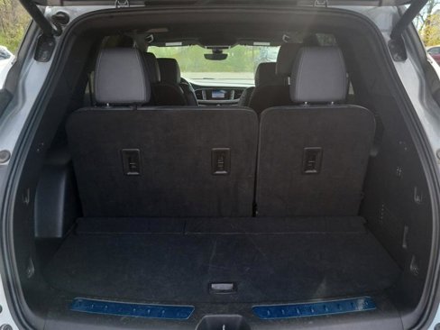 Used 2024 Buick Enclave Premium image 11