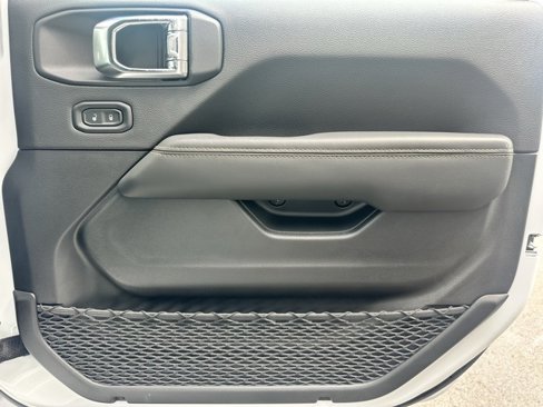 New 2025 Jeep Wrangler Sahara image 27
