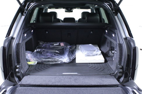 New 2025 Land Rover Range Rover SE image 9