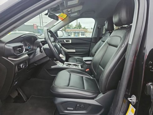 Used 2024 Ford Explorer XLT w/ Equipment Group 202A image 18