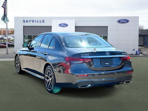 Used 2022 Mercedes-Benz E 350 4MATIC Sedan image 4