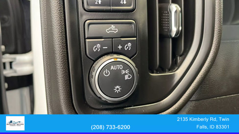 Used 2021 Chevrolet Silverado 1500 Custom Trail Boss w/ LPO, Dark Essentials Package image 16