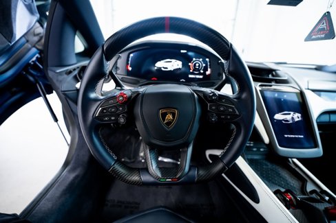Used 2024 Lamborghini Revuelto image 40