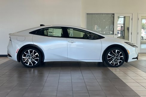 New 2026 Toyota Prius Plug-In Hybrid image 4