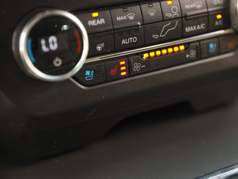 Used 2019 Ford Expedition Max XLT w/ Equipment Group 202A image 27