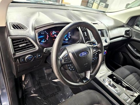 Used 2019 Ford Edge SE image 7