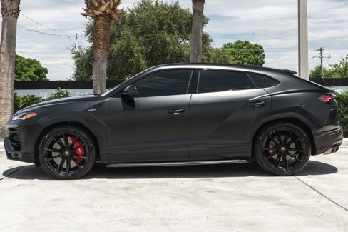 Used 2021 Lamborghini Urus image 3