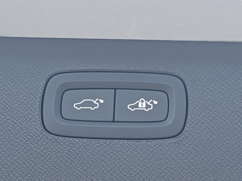New 2025 Volvo XC90 T8 Plus w/ Protection Package Premier image 14