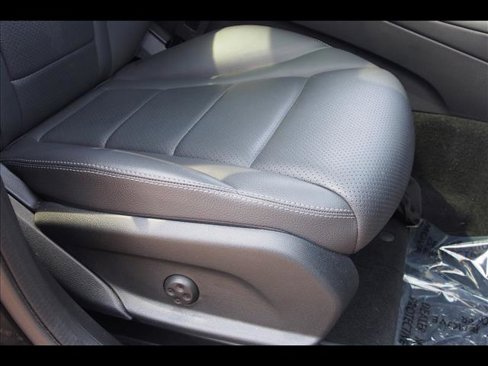 Used 2021 Mercedes-Benz GLC 300 4MATIC image 12