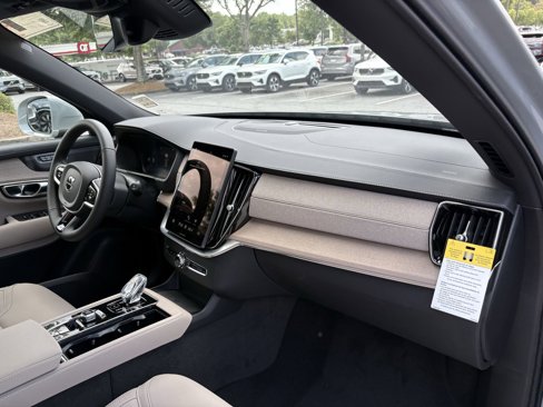New 2026 Volvo XC90 B6 Plus w/ Protection Package Premier image 18