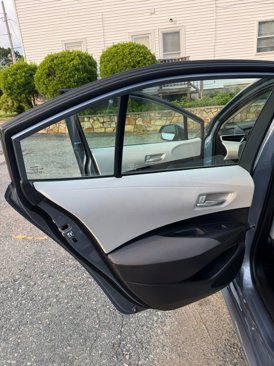 Used 2020 Toyota Corolla LE image 31