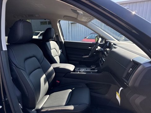New 2025 Nissan Pathfinder SL image 30
