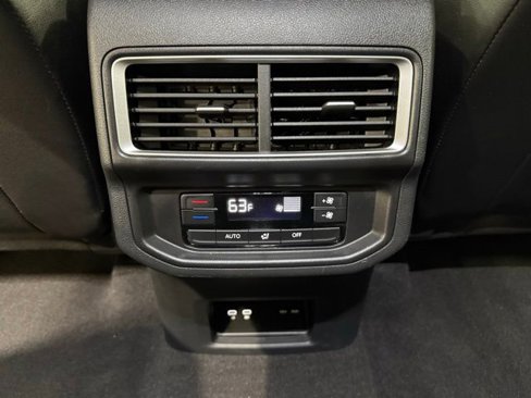 Certified 2025 Volkswagen Atlas SE image 25