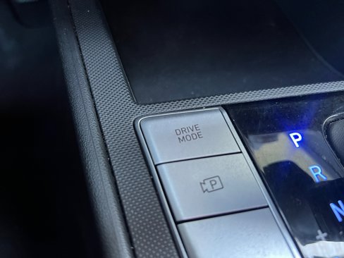 Used 2023 Hyundai Elantra SE w/ Preferred Accessory Package image 23