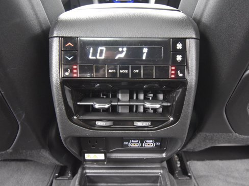 Used 2024 Jeep Grand Cherokee L Limited w/ Luxury Tech Group II image 48