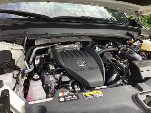 Used 2024 Toyota Grand Highlander AWD Hybrid image 24