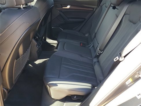 Used 2023 Audi Q5 2.0T Premium w/ Convenience Package image 28