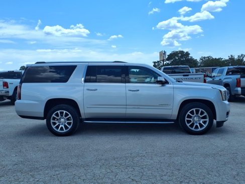 Used 2020 GMC Yukon XL Denali image 3