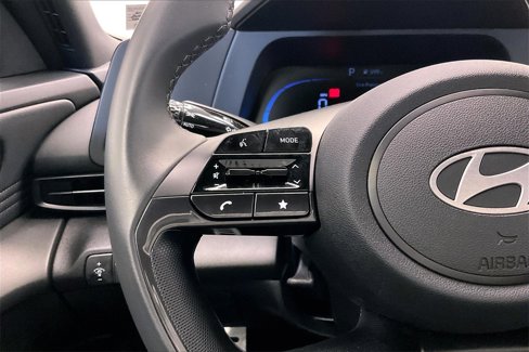 Used 2025 Hyundai Elantra Sport image 16
