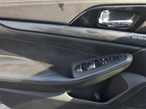 Used 2021 Nissan Maxima Platinum image 13