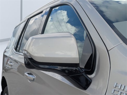 Used 2022 Chevrolet Tahoe High Country image 10