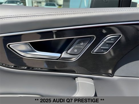 New 2025 Audi Q7 3.0T Prestige image 12