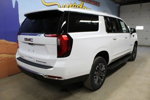 New 2026 GMC Yukon XL Elevation w/ Elevation Premium Package image 5