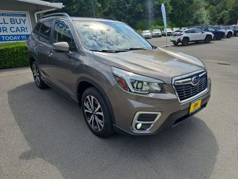 Used 2020 Subaru Forester Limited image 8