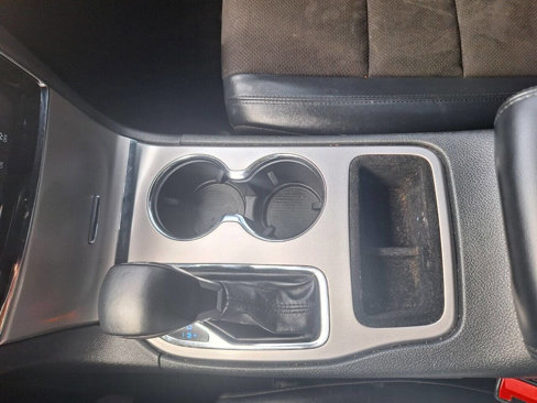 Used 2021 Jeep Grand Cherokee Laredo X image 12